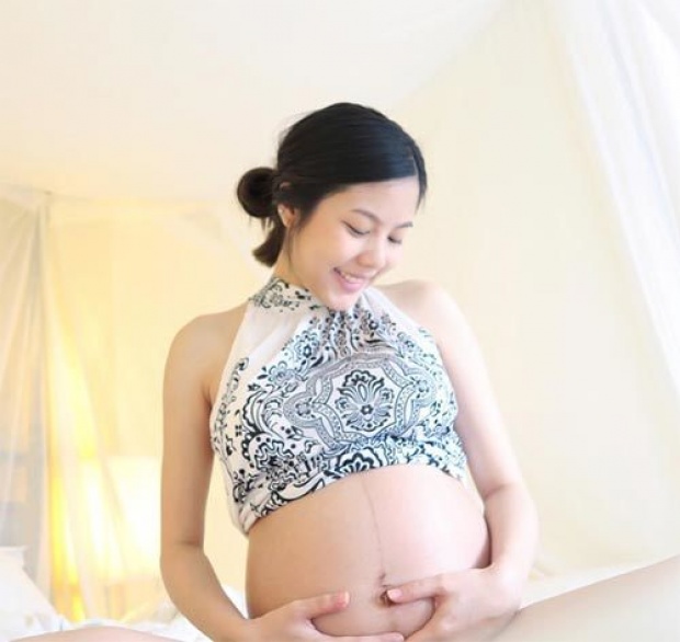จีน่า อันนา ภรรยา โอ๊ต วรวุฒิ ในภาพท้องโย้ 7 เดือน