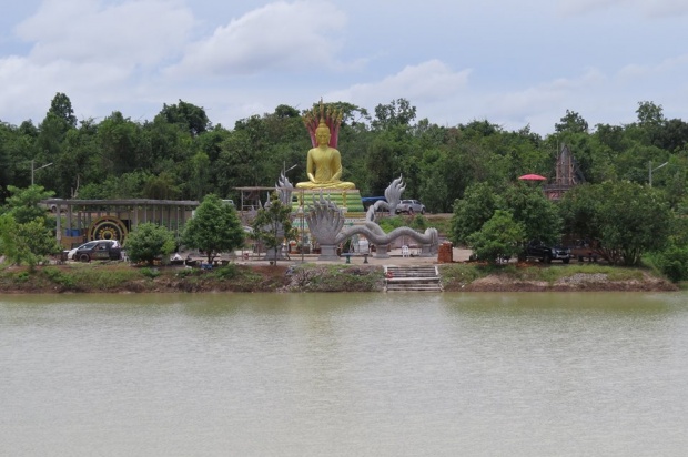 อัศจรรย์!! “หมอลำดัง ศิริพร อำไพพงษ์”บวชชีที่อุดร มีบางอย่างโผล่ขึ้นกลางน้ำโขง!