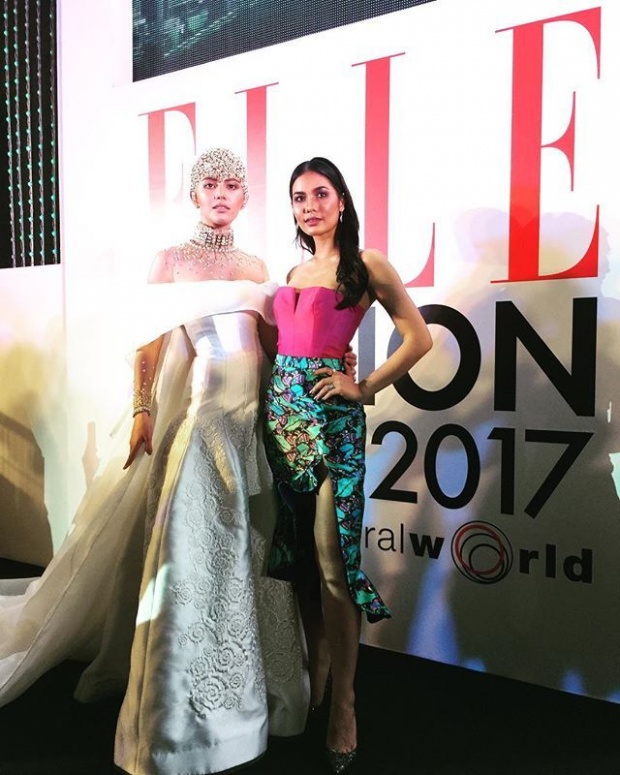 สวยสะพรั่ง! ใหม่ ดาวิกา อวดดีไซน์ล้ำ โดดเด่นบนแคทวอล์ก Elle Fashion Week 2017