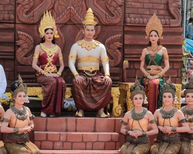 คนกดไลค์เป็นแสน แต้วรำบวงสรวงพระบรมธาตุนาดูน ชาวเน็ตชมเพียบ(คลิป)