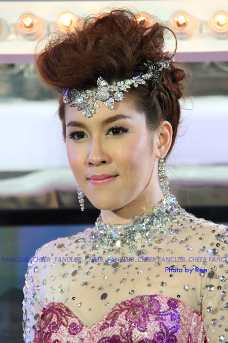 เชียร์ ฑิฆัมพร