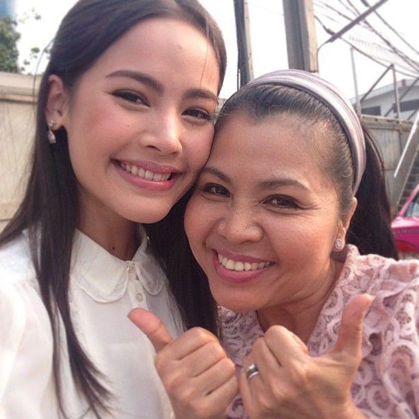 ณเดช - ญาญ่า ควงกัน ทำบุญ