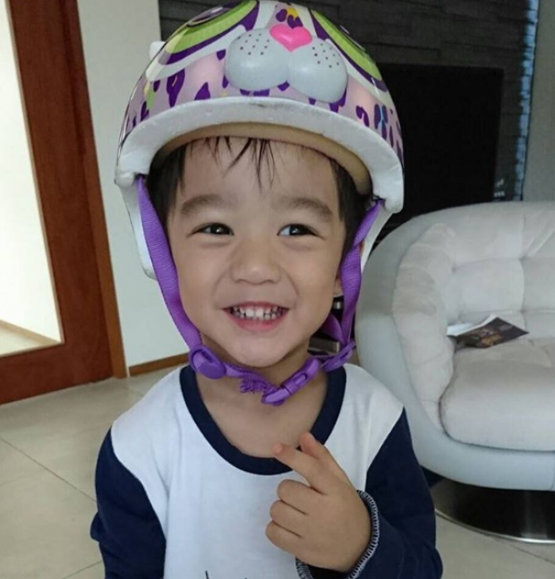 น้องณดล ลูกชาย กบ สุวนันท์ ความน่ารักที่ติดตัวมาตั้งแต่เกิด