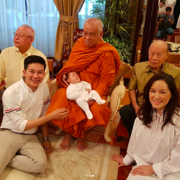 เปิดภาพ กรรไกรทอง พระราชทานที่ “น้องพอล ลูก พ่ออั๋น-แม่จ๋า โกนผมไฟ รับขวัญเป็นสิริมงคล