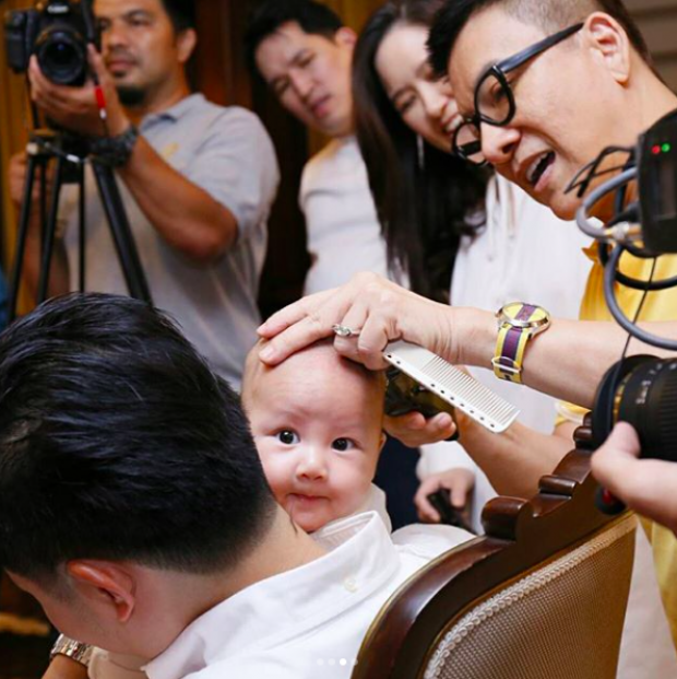 เปิดภาพ กรรไกรทอง พระราชทานที่ “น้องพอล ลูก พ่ออั๋น-แม่จ๋า โกนผมไฟ รับขวัญเป็นสิริมงคล