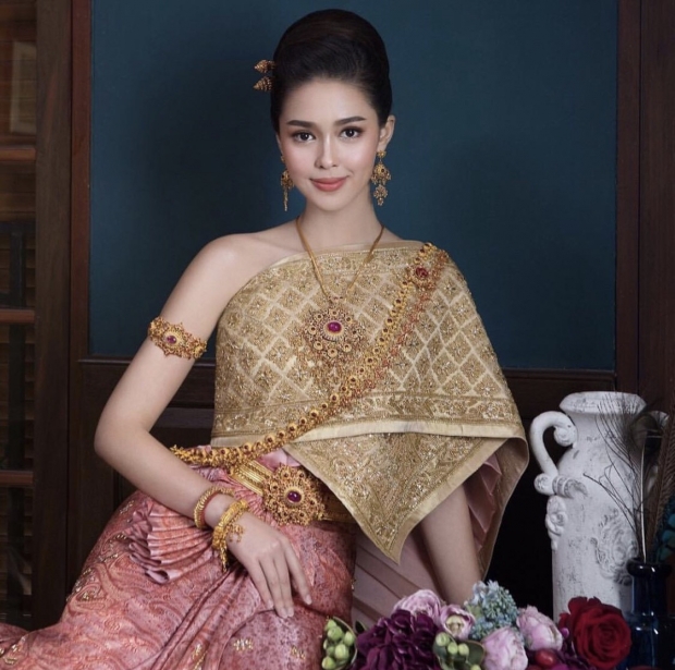 แพทริเซียใส่ชุดไทยสวยเหมือนนางในวรรณคดีจนพีท พชร เข้ามาชมแบบนี้