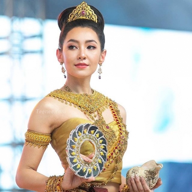 สวยสง่า! “เบลล่า ราณี” แต่งชุดไทยต้อนรับสงกรานต์ในลุค “นางสงกรานต์ทุงษะเทวี”