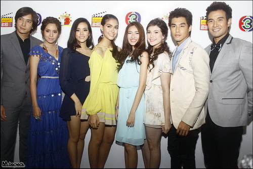 Pic: เปิดวิกบิ๊ก 3 รวมดาราชั้นนำ ประชันสวยหล่อ[2]