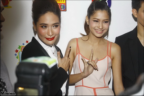 Pic: เปิดวิกบิ๊ก 3 รวมดาราชั้นนำ ประชันสวยหล่อ[2]