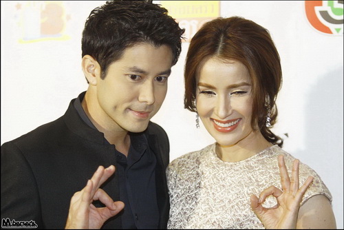 Pic: เปิดวิกบิ๊ก 3 รวมดาราชั้นนำ ประชันสวยหล่อ[2]