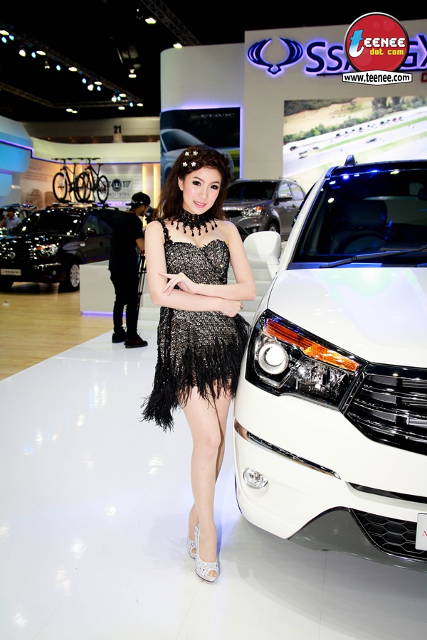 น้องจัดเบา แต่เข้าตาพี่เต็มๆ! พริตตี้ SSANGYONG