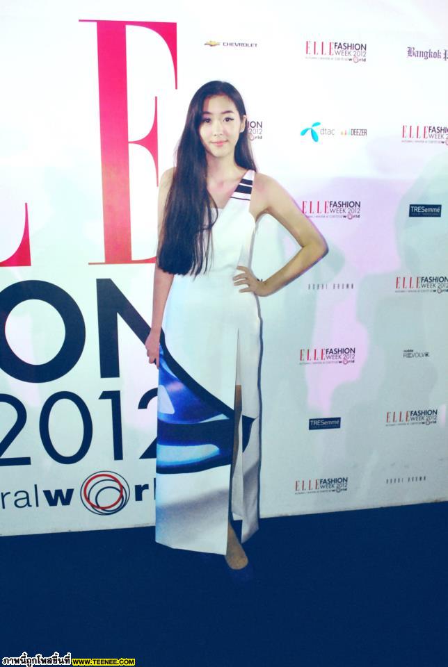 รูปดาราสูดเเซ่บELLE FASHION WEEK 2012