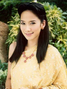 Pic : อั้ม พัชราภา สวยเลอค่ากับชุดไทยๆ
