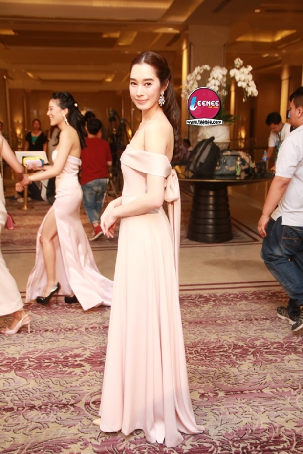 รวมชุดหรูธีม Pink Gold สาวๆในงานแต่ง เบเบ้