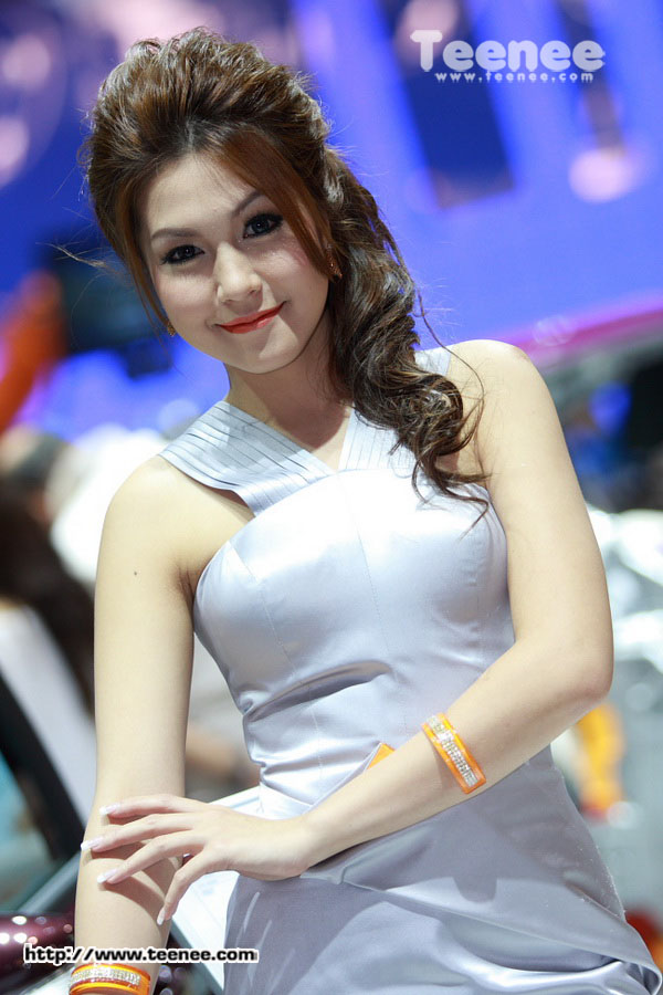  พริตตี้สาวสวย ค่าย "Ford"