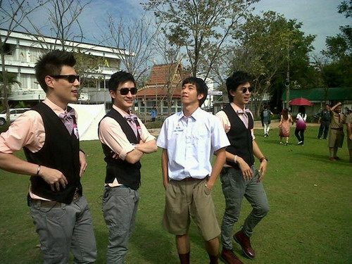 ต๊าย!ตาย!โตโน่แอ๊บแบ๊วใส่ชุดนักเรียนมัธยม!