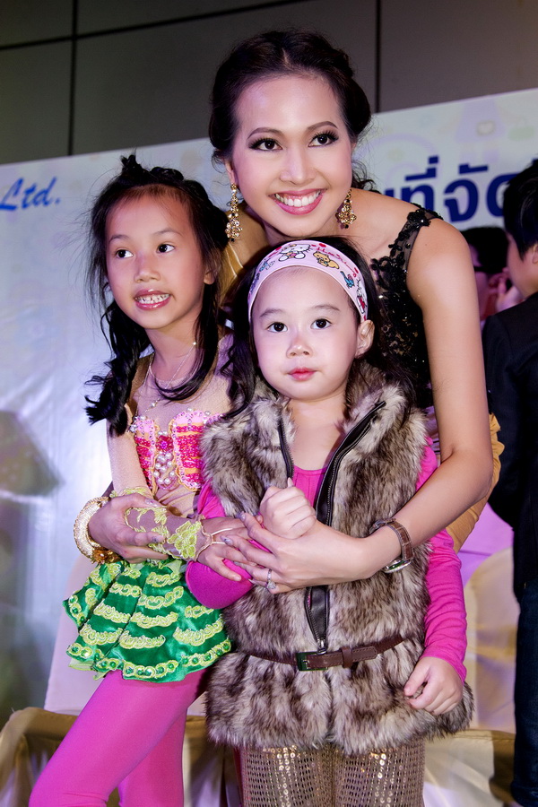 พิธีเปิดงาน Baby & Family Festival 2012