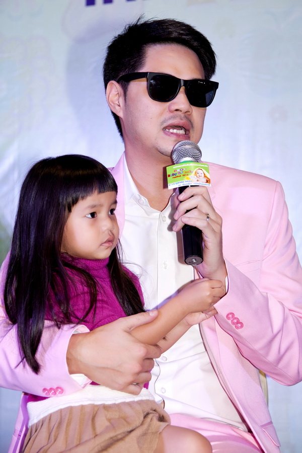 พิธีเปิดงาน Baby & Family Festival 2012