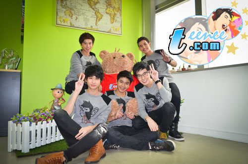 5 หนุ่มบอยแบนด์ “Mad Monkeys” @ TEENEE.COM