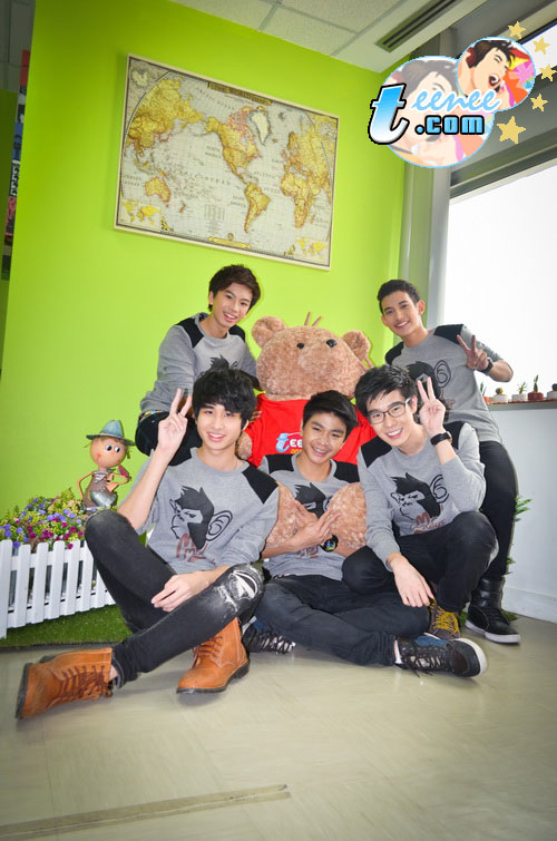 5 หนุ่มบอยแบนด์ “Mad Monkeys” @ TEENEE.COM