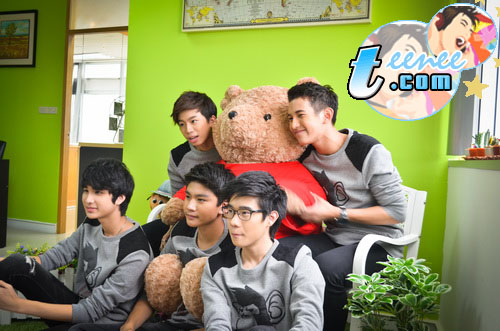 5 หนุ่มบอยแบนด์ “Mad Monkeys” @ TEENEE.COM