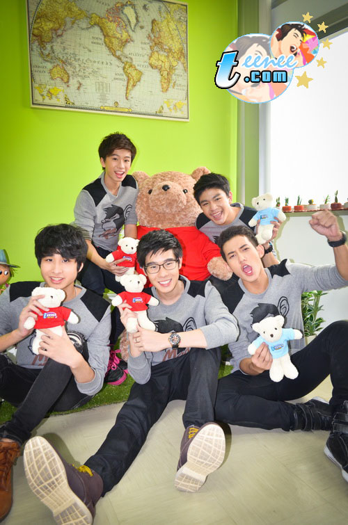 5 หนุ่มบอยแบนด์ “Mad Monkeys” @ TEENEE.COM