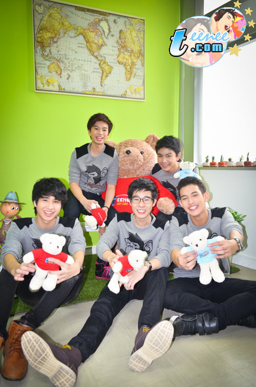 5 หนุ่มบอยแบนด์ “Mad Monkeys” @ TEENEE.COM