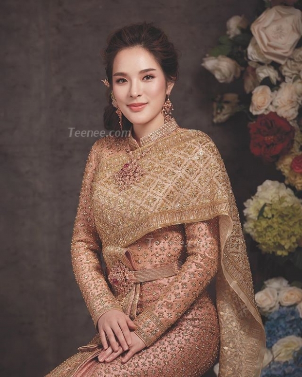 ประเดิมสงกรานต์!  “ปันปัน สุทัตตา”  ใส่ชุดไทยครั้งแรกรับสงกรานต์ปี 62 ชาวเน็ตไฟเขียวผ่าน