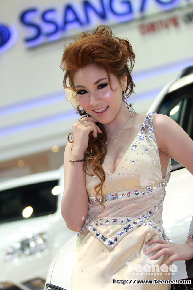 เจิดจรัส..มีสไตล์ พริตตี้สาวสวยจากค่าย SSangYong มอเตอร์โชว์ 2011