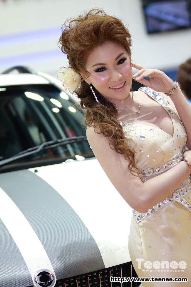 เจิดจรัส..มีสไตล์ พริตตี้สาวสวยจากค่าย SSangYong มอเตอร์โชว์ 2011