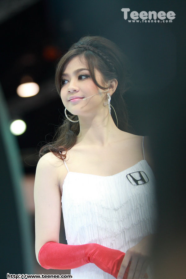 พริตตี้สาวสวย จากค่าย "Honda"