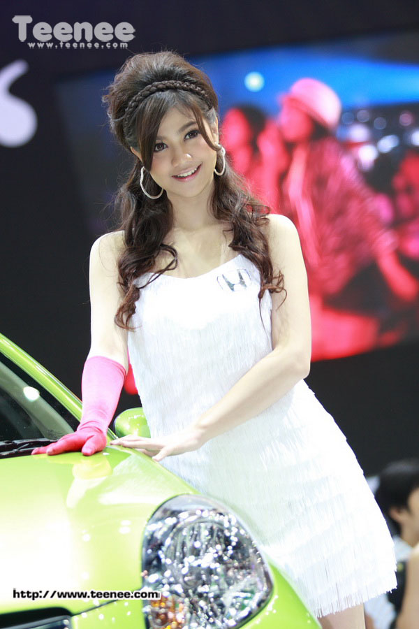 พริตตี้สาวสวย จากค่าย "Honda"