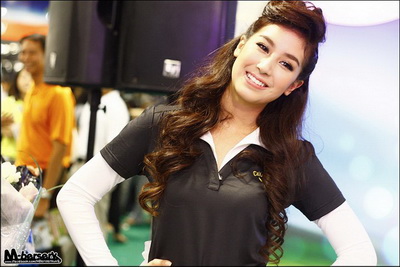 สองสาว มินท์ + คิมเบอรี่ @Super Sport Golf Fair 2011