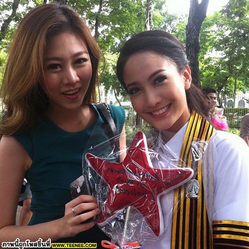 PIC แต้ว ณฐพร บัณฑิตใหม่จากรั้วจุฬา กับเพื่อนพ้องในวงการ