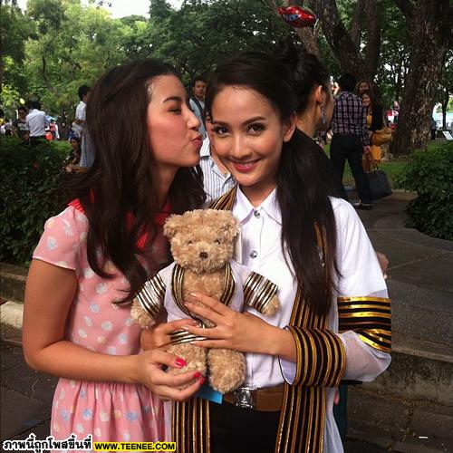 PIC แต้ว ณฐพร บัณฑิตใหม่จากรั้วจุฬา กับเพื่อนพ้องในวงการ