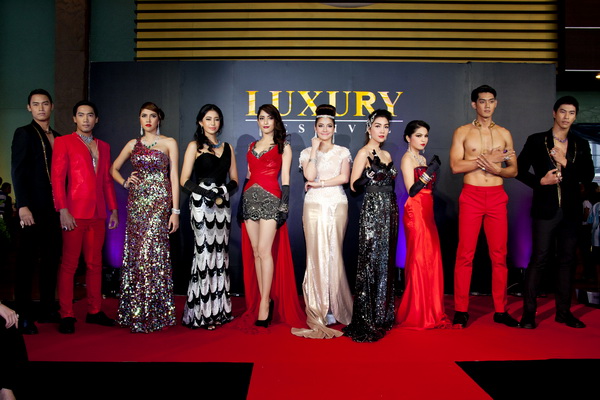 บรรยากาศพิธีเปิดงาน Luxury Festival 2012