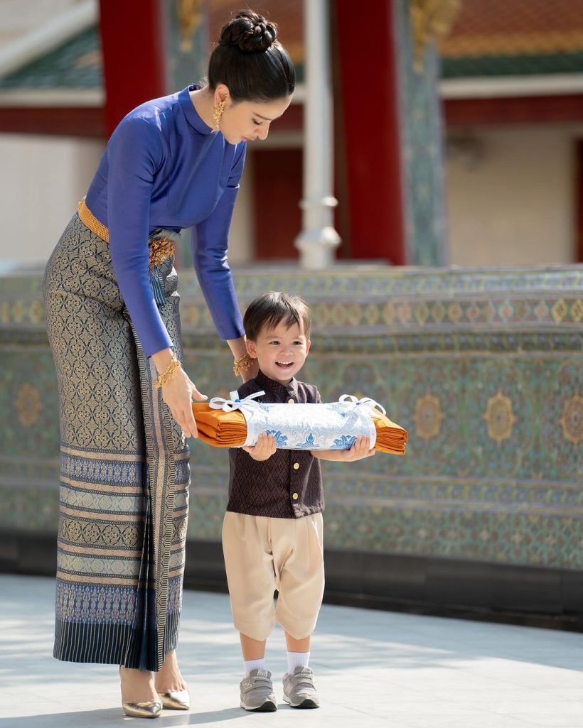 ศรีริต้า ใบหน้าสวยระดับจักรวาล ล่าสุดหยิบชุดไทยมาใส่เเม่จึ้งเกิน! 