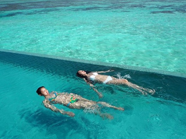 อั้มอวดหุ่นสวยแซ่บลืม in maldives