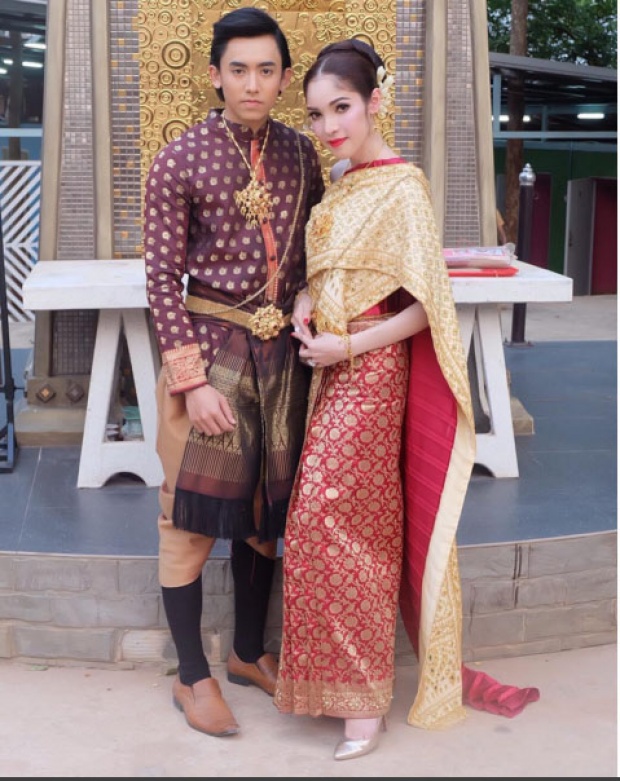 สวยหรูดูแพง เอมมี่ รัชฎา ในชุดไทย ประกบคู่หนุ่มนิรนาม