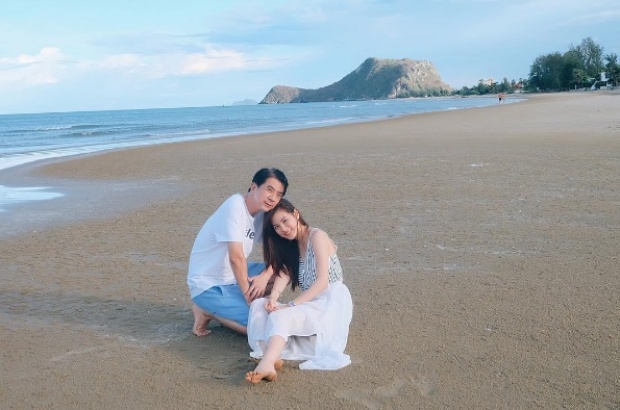 ชมภาพน่ารักๆของ สาวใบเฟิร์น ควงพ่อแม่ ลั๊ลลาริมทะเลสุดชิลล์