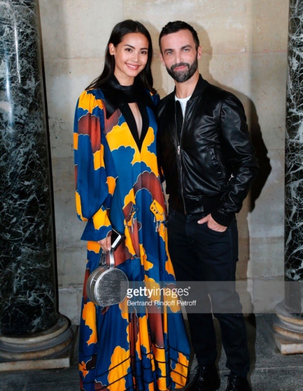 ปัง หรือ พัง!? ญาญ่า กับลุคนี้ ร่วมงาน  Paris Fashion Week 2017 (คลิป)