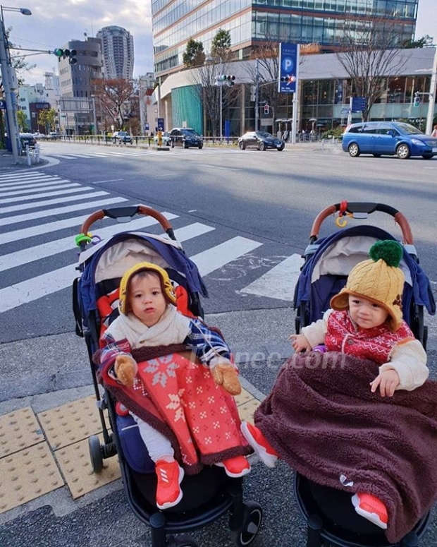 พาส่อง! สไตล์การแต่งตัว “น้องสายฟ้า - น้องพายุ” ลูกนิสต้าตัวแม่ “แม่ชม” ตามรอย “#วิถีเนตไอด้อล”