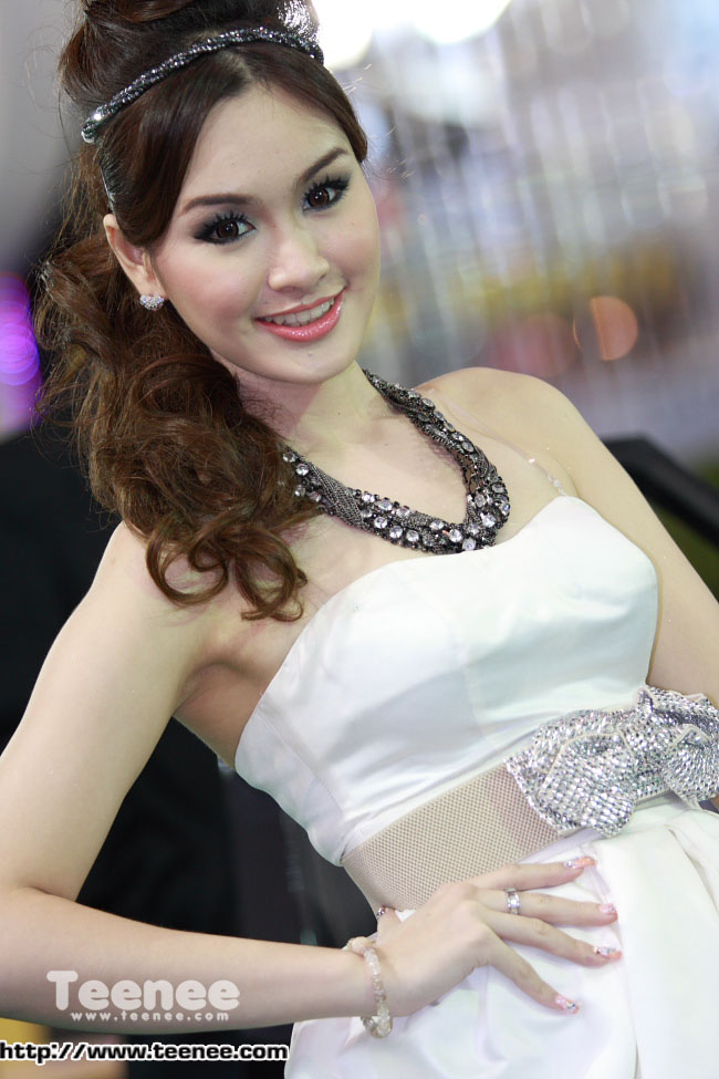 โดดเด่น..มีสไตล์ พริตตี้สาวสวยจากค่าย Skoda มอเตอร์โชว์ 2011