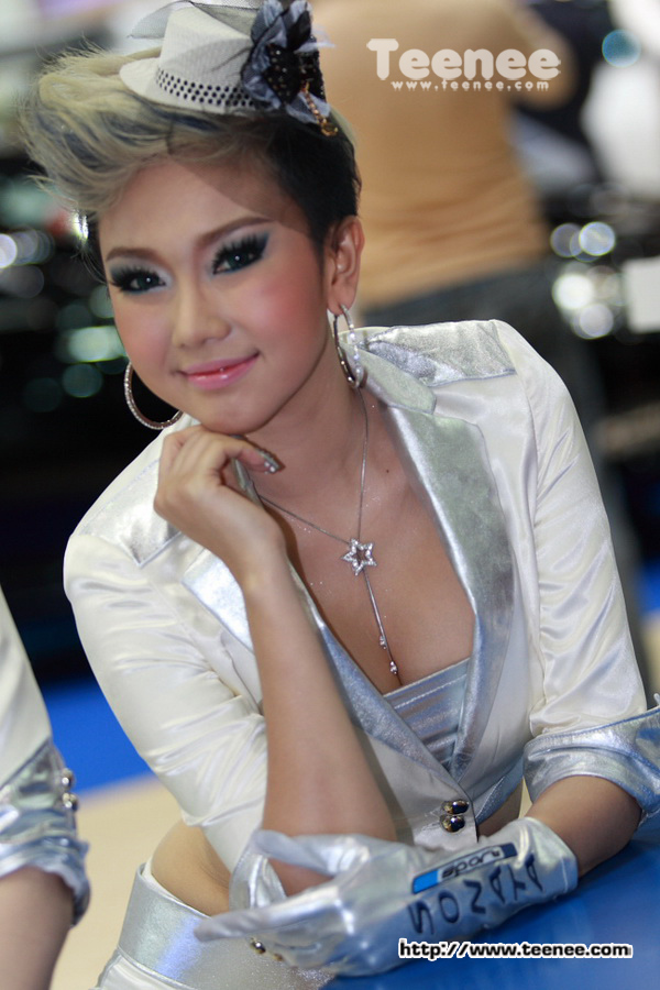 พริตตี้สาวสวยจากค่าย " Hyundai"