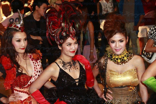 แฟชั่นดารางาน Stars Party 2011 "CARNIVAL"