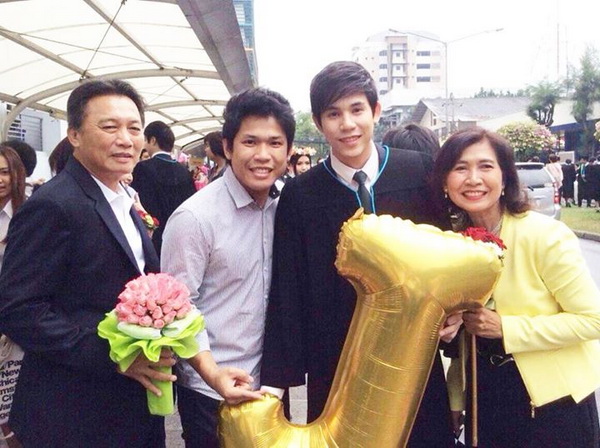  ยินดีด้วย เจษ-เจษฎ์พิพัฒ รับปริญญา แล้ว