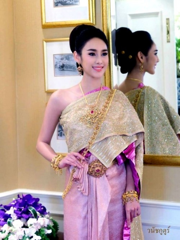 พรีเวดดิ้งรึเปล่า!? นิว - นาว สวยหล่อในชุดไทย...