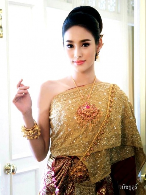 พรีเวดดิ้งรึเปล่า!? นิว - นาว สวยหล่อในชุดไทย...