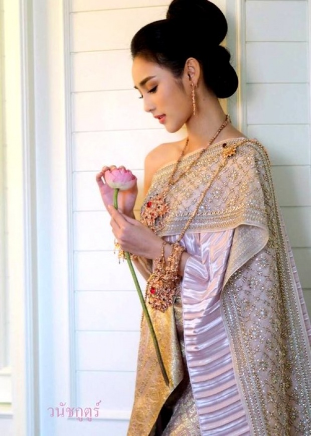 พรีเวดดิ้งรึเปล่า!? นิว - นาว สวยหล่อในชุดไทย...