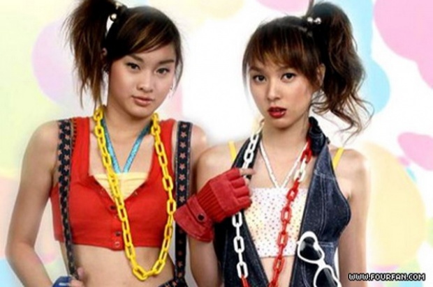 2 สาวโฟร์-มด ในงานเปิดตัวอัลบั้ม2